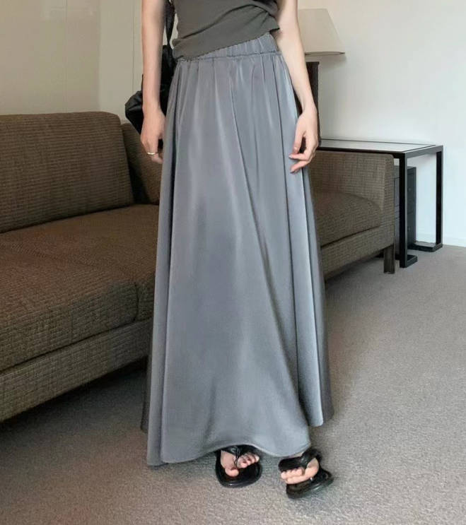Your New Go-To Midi Skirt: Effortless, Slimming, Versatile