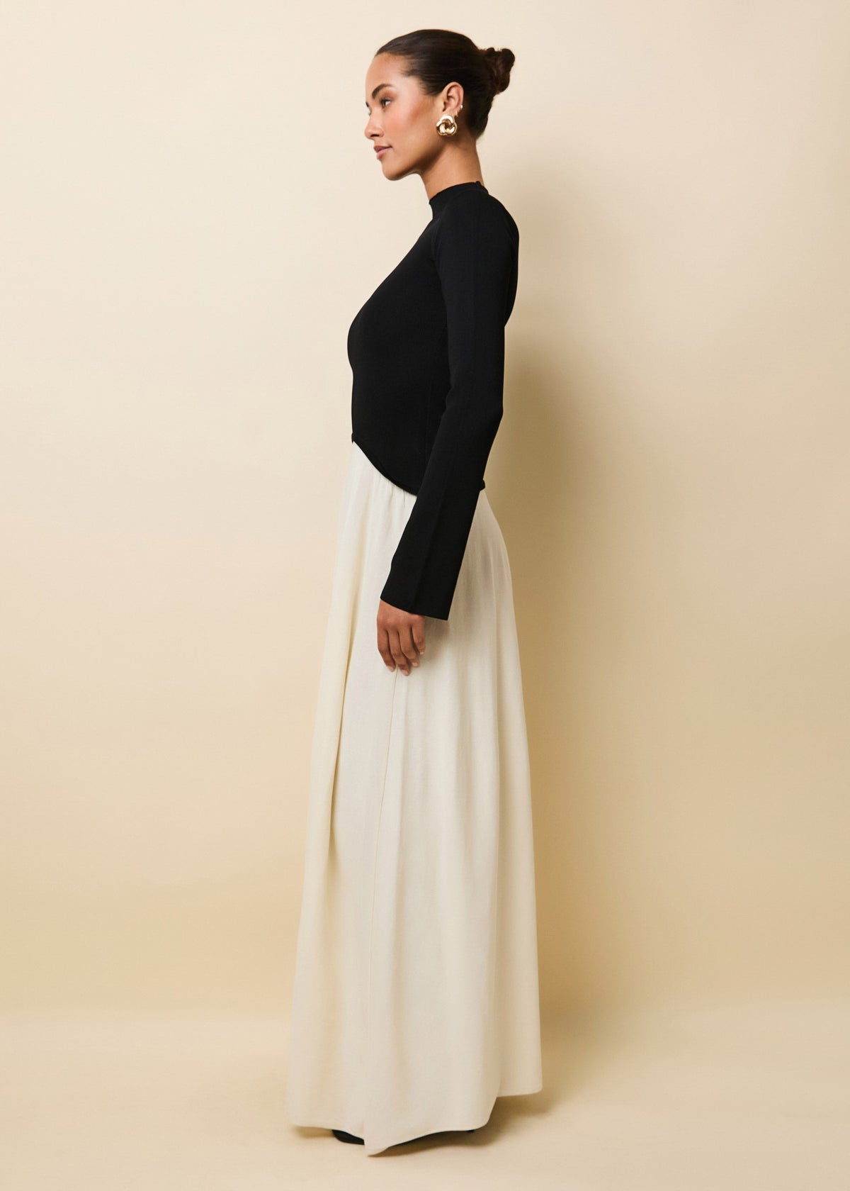 Your New Go-To Midi Skirt: Effortless, Slimming, Versatile